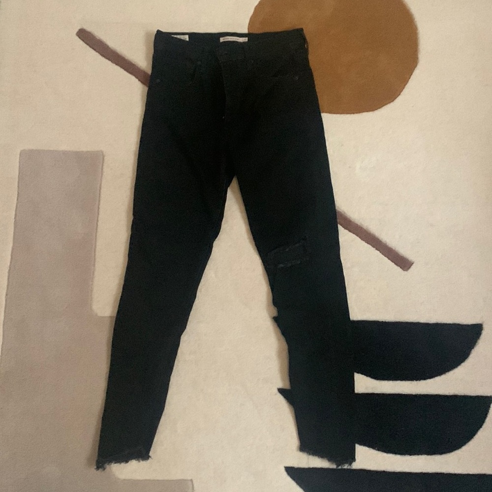 Ripped black Levi’s mile high super skinny jeans